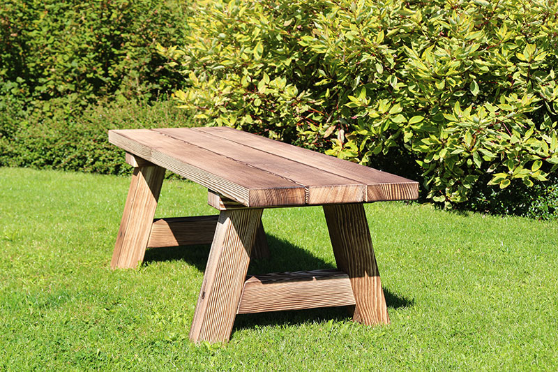 Naturstamm Holzmöbel | Löffler Naturstammhaus