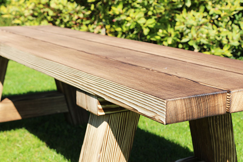 Naturstamm Holzmöbel | Löffler Naturstammhaus